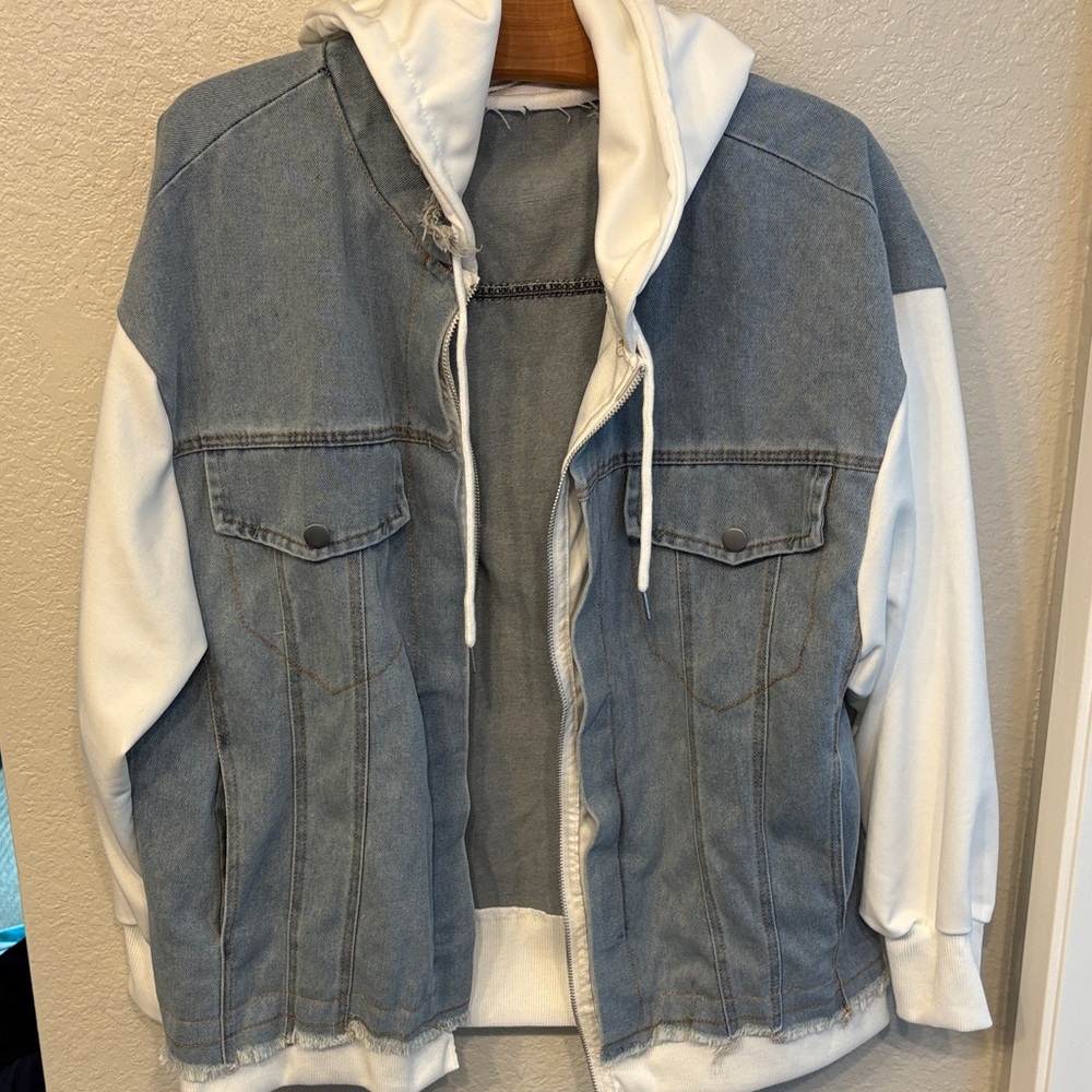 Hudson and Mark NWOT (never worn) mixed Media Denim and White Hooded Jacket